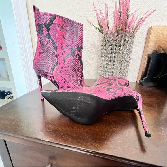 Winnie Harlow X Steve Madden booties - Picture 6 of 6